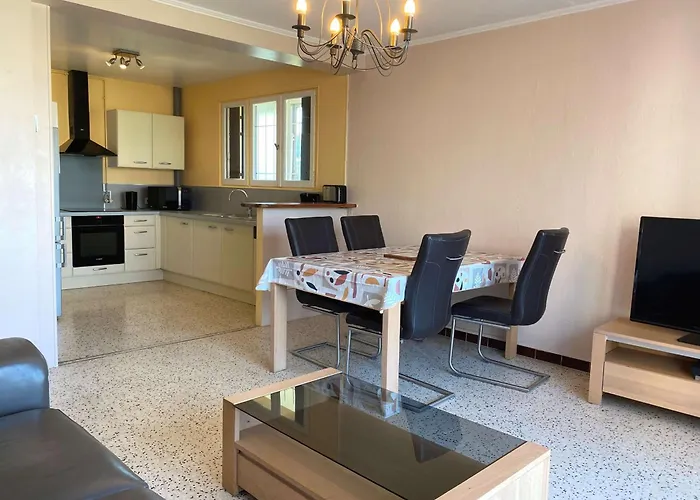 Apartmán T3, Proche Thermes, Parking Prive, Wifi, 2 Chambres, 2* - Fr-1-553-196 Balaruc-les-Bains